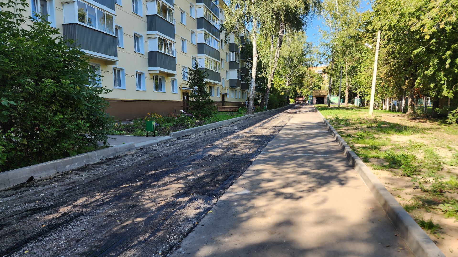 Ступино, благоустройство дворов, парковка у дома,