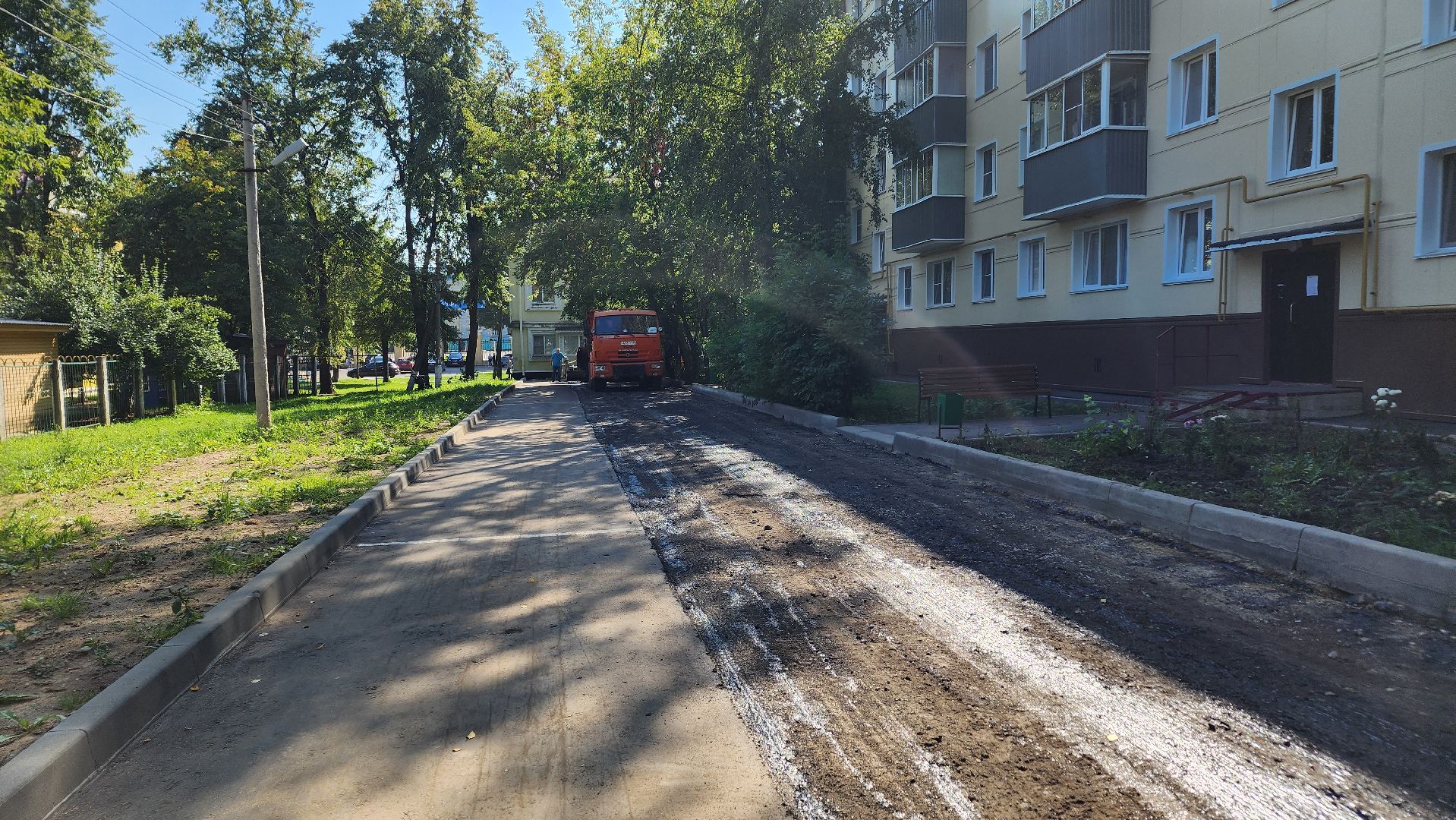 Ступино, благоустройство дворов, парковка у дома,