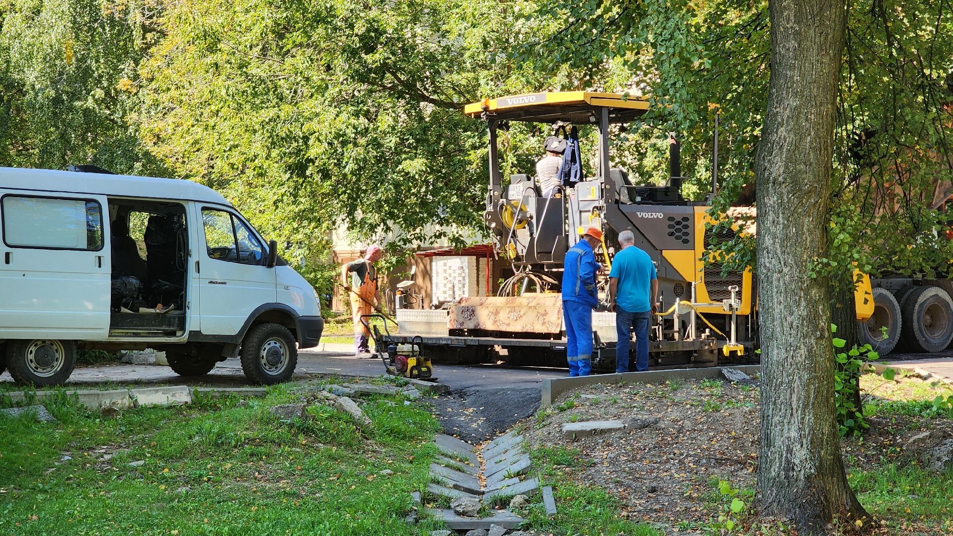 Ступино, благоустройство дворов, парковка у дома,