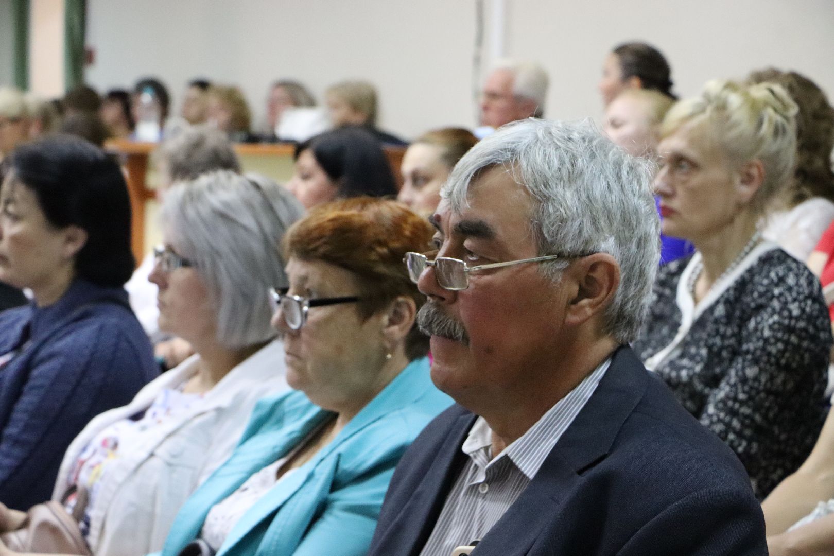 Серебряные Пруды, образование