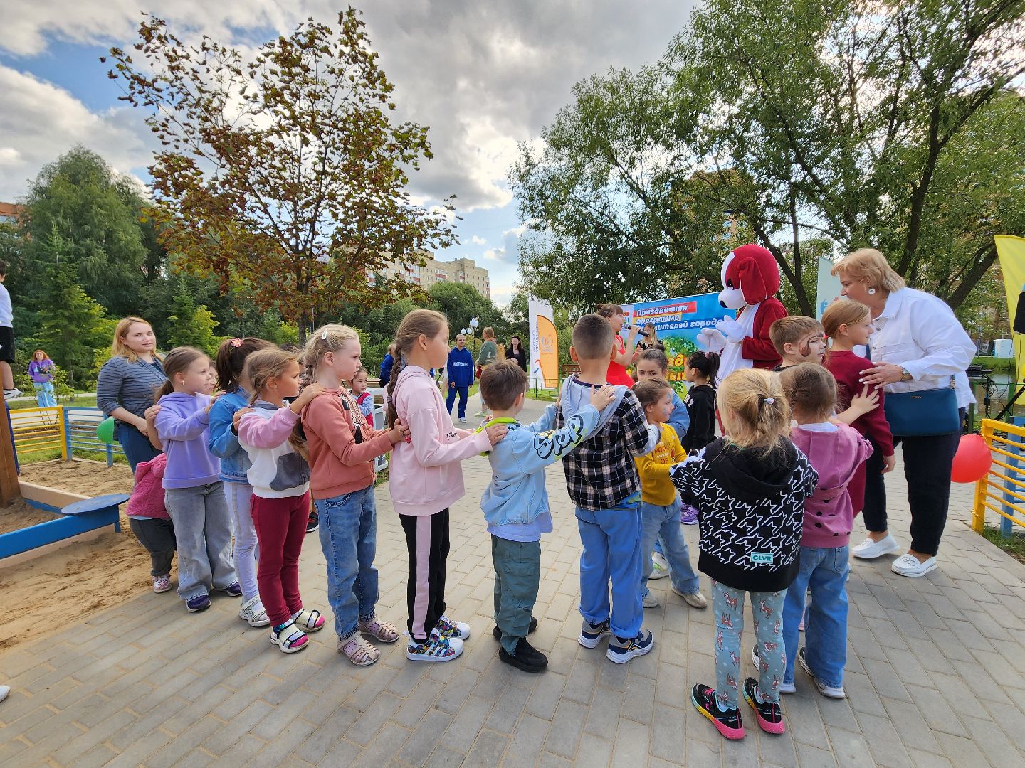 Мытищи, сквер на Колпакова, благоустройство