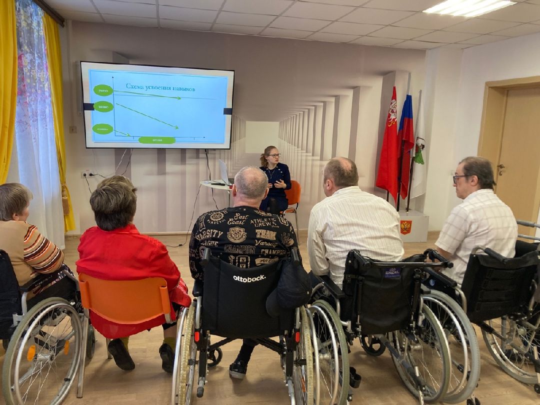 Клин, Общество