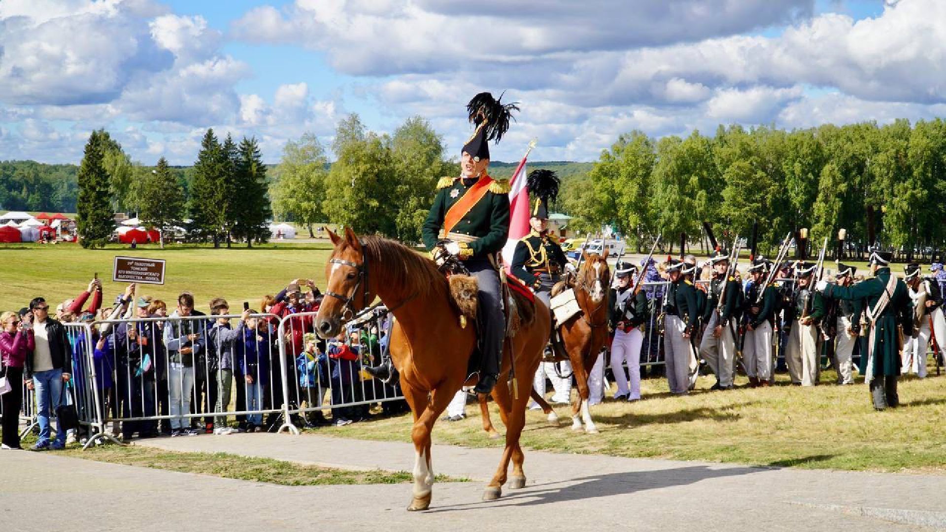 Можайск, Можайский городской округ, Подмосковье, военно-исторический фестиваль, День Бородина, праздник, туризм, зрители, французкая армия, русская армия