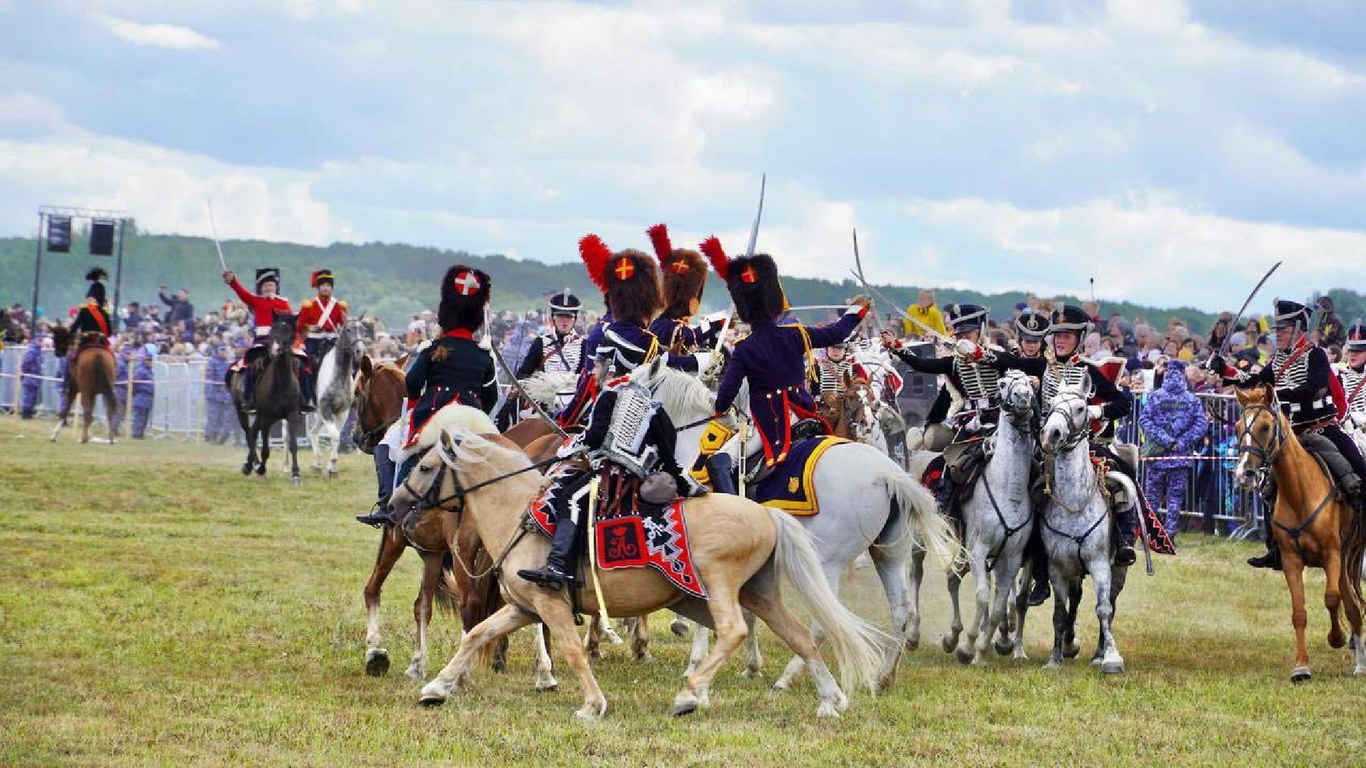 Можайск, Можайский городской округ, Подмосковье, военно-исторический фестиваль, День Бородина, праздник, туризм, зрители, французкая армия, русская армия