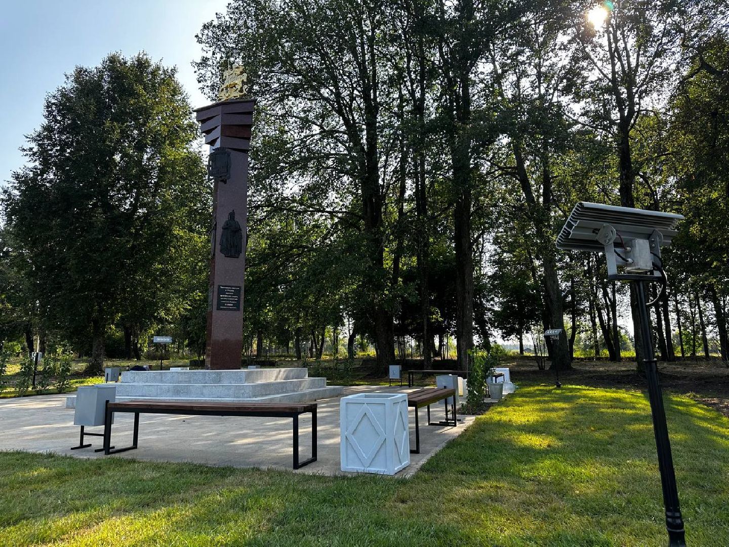 Можайск, Можайский городской округ, Подмосковье, стелы, Населенный пункт воинской доблести, память, мемориал