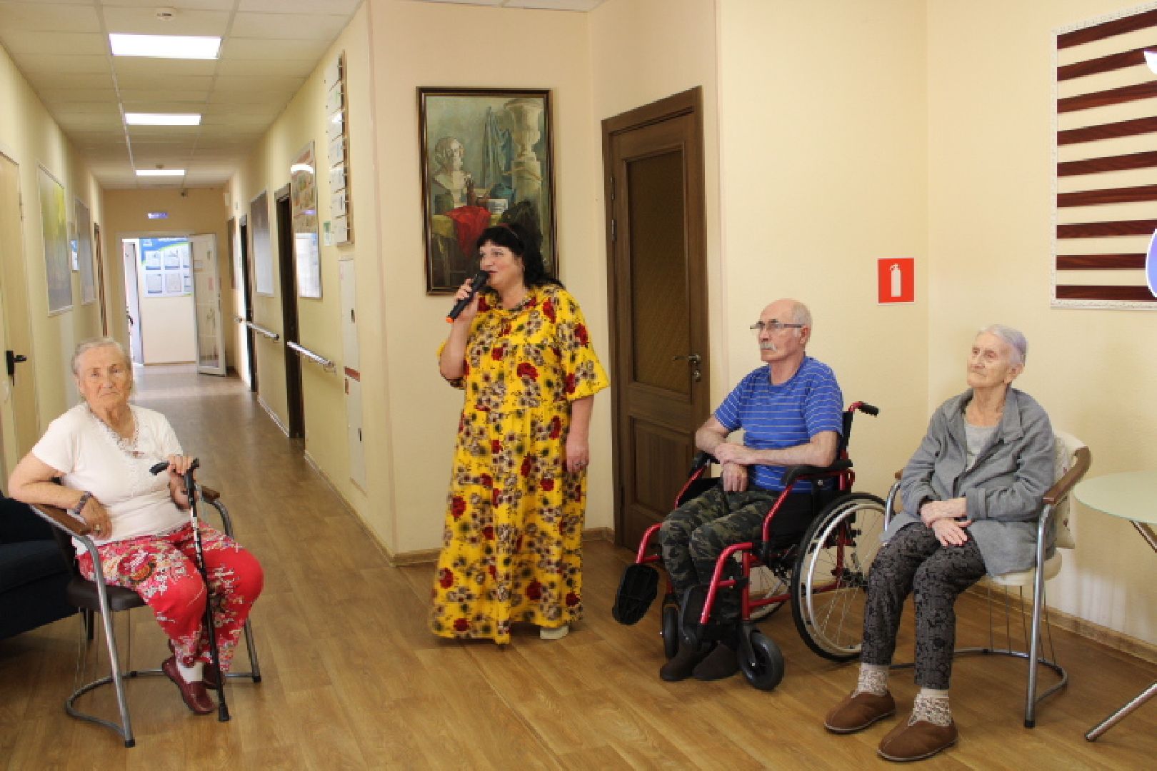 Пансионат, пожилые люди, помощь, музыка,деменция