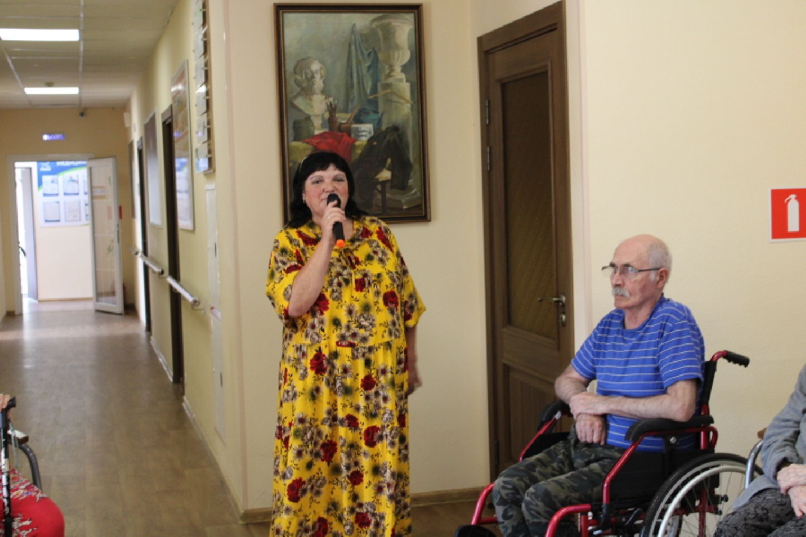 Пансионат, пожилые люди, помощь, музыка,деменция