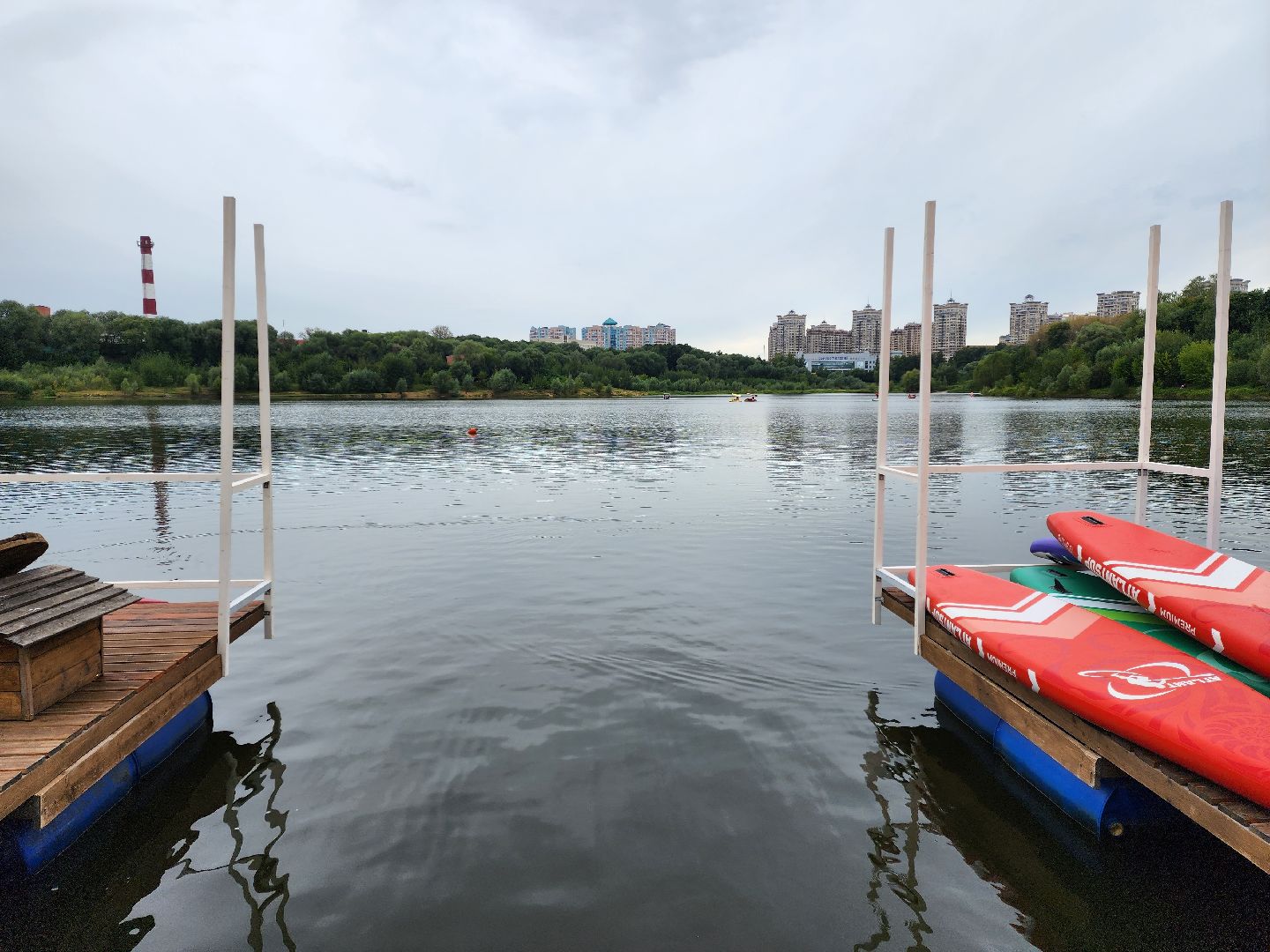 Раменское, благоустройство, новый пирс на лодочной станции на озере Борисоглебское