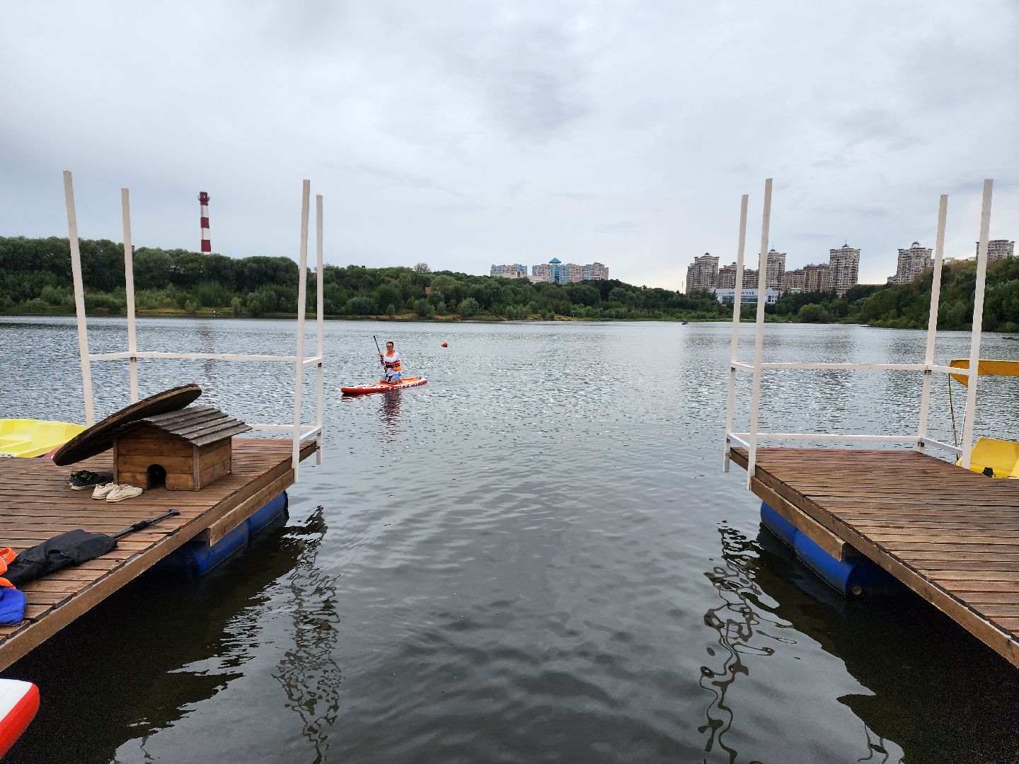 Раменское, благоустройство, новый пирс на лодочной станции на озере Борисоглебское
