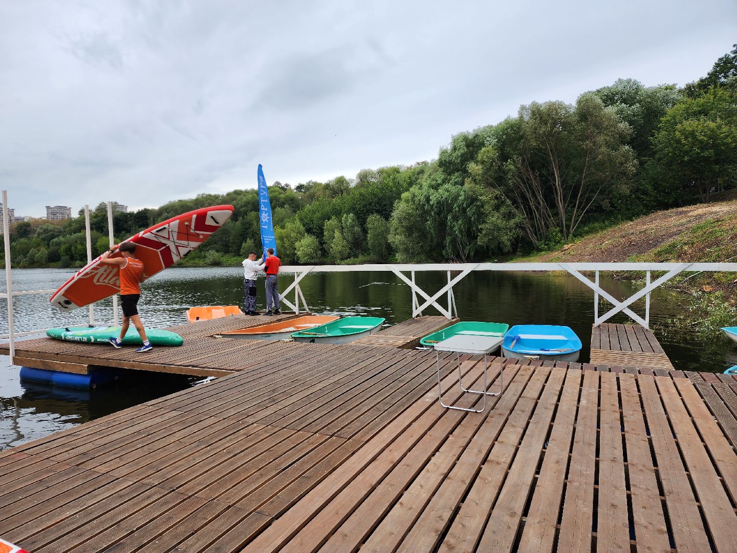 Раменское, благоустройство, новый пирс на лодочной станции на озере Борисоглебское