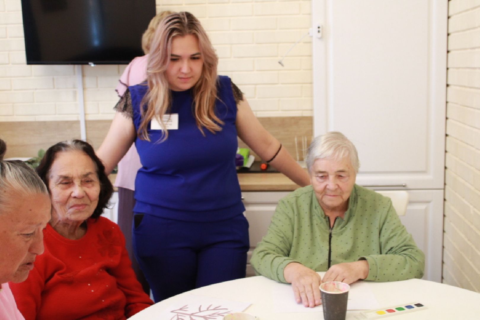 Арт-терапия, активное долголетие, пожилые люди, пенсионеры,