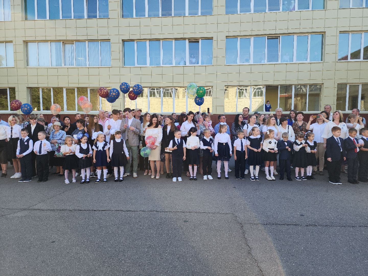Кашира, СОШ №4, День знаний, 1 сентября, первоклассники