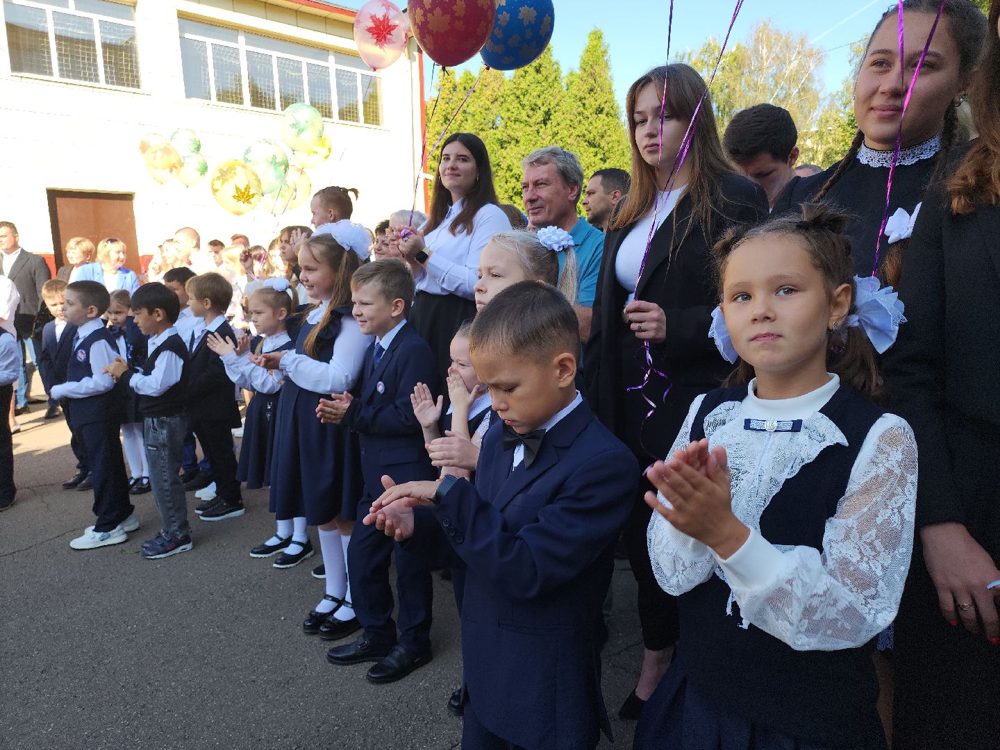 Кашира, СОШ №4, День знаний, 1 сентября, первоклассники