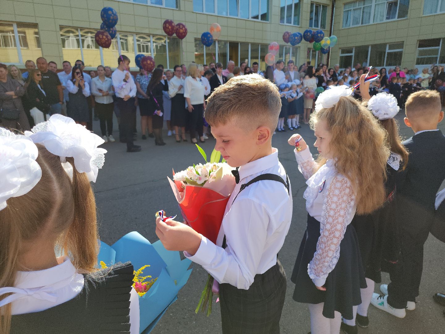 Кашира, СОШ №4, День знаний, 1 сентября, первоклассники