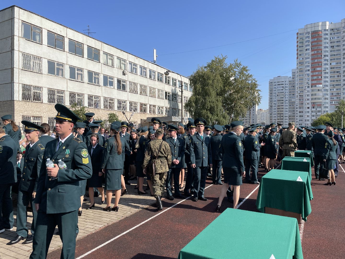 Студенты, День знаний, таможня, жители