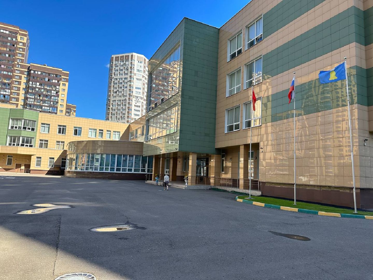 Реутов, образование, стадион, реконструкция