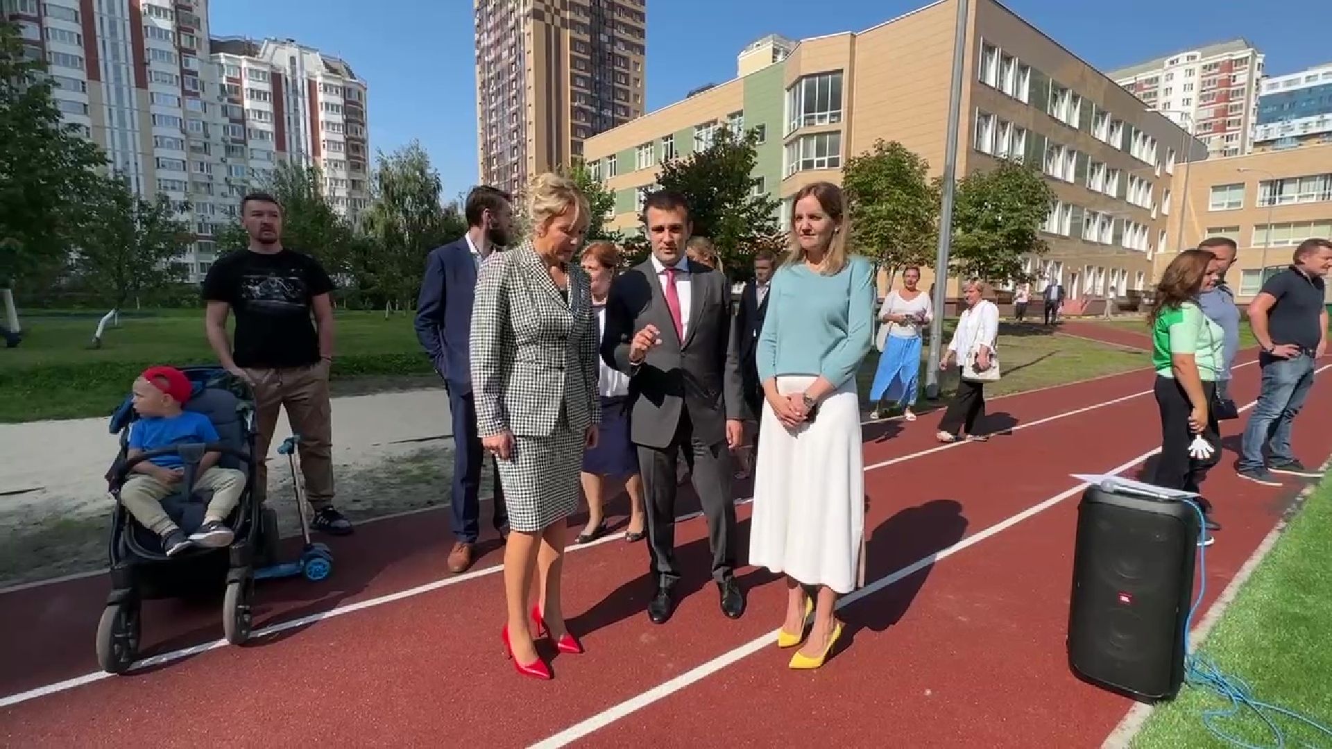 Реутов, образование, стадион, реконструкция