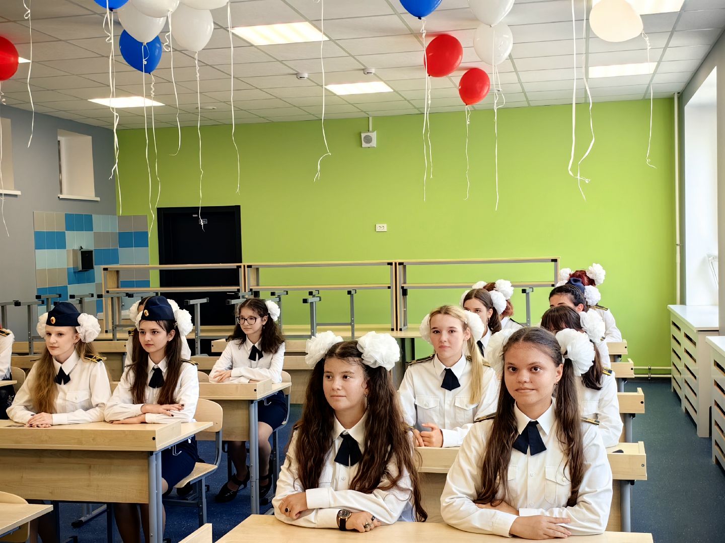 Первый класс, День Знаний, парта, событие, первый звонок