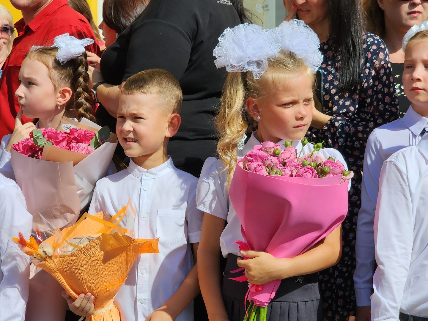 школа 18, серпухов, 1 сентября, день знаний, первоклассники,