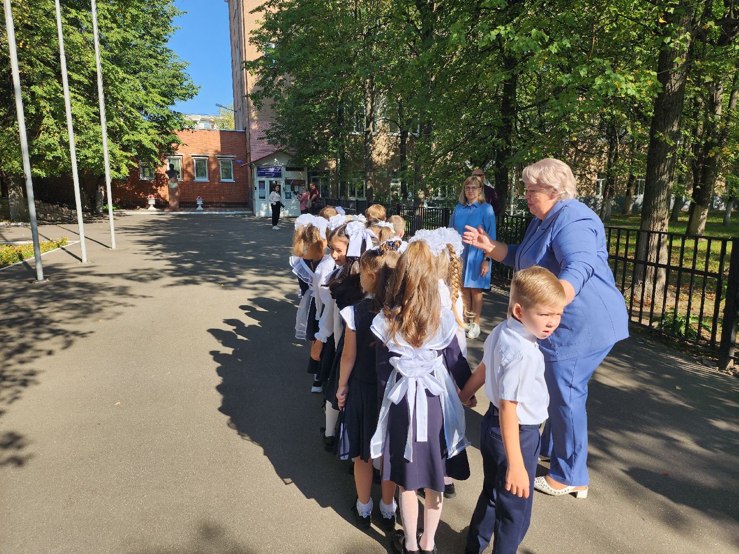 благотворительность, благотворительная акция, меценат, образование, школа №5, серпухов, юлия ивлиева,