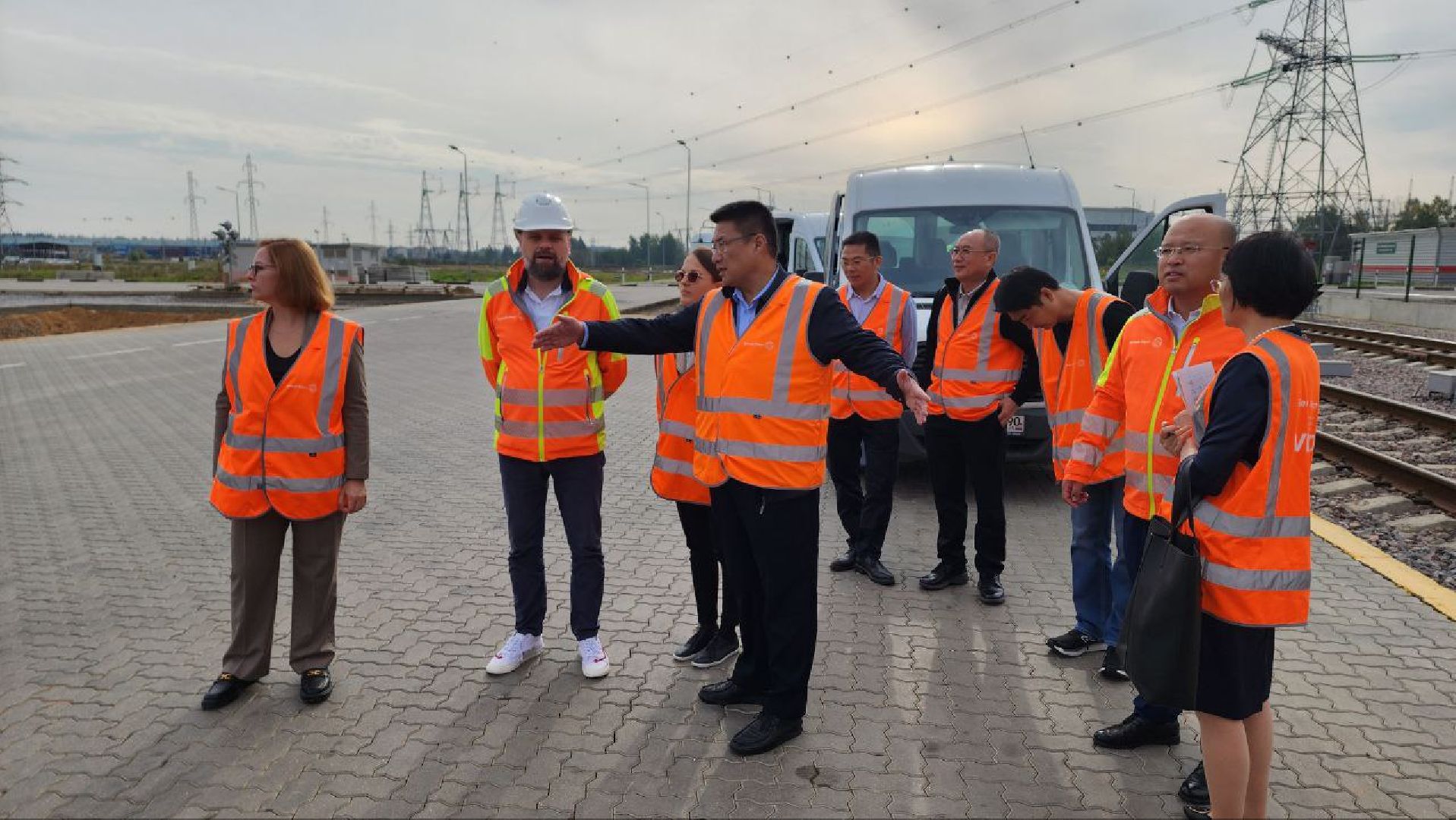 Дмитров, ТЛЦ Белый Раст, Чжаоцин, Китай