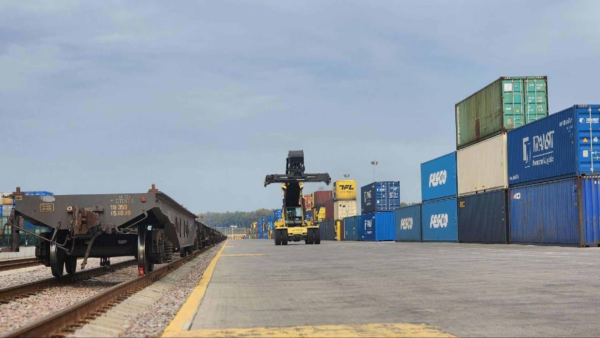 Дмитров, ТЛЦ Белый Раст, Чжаоцин, Китай