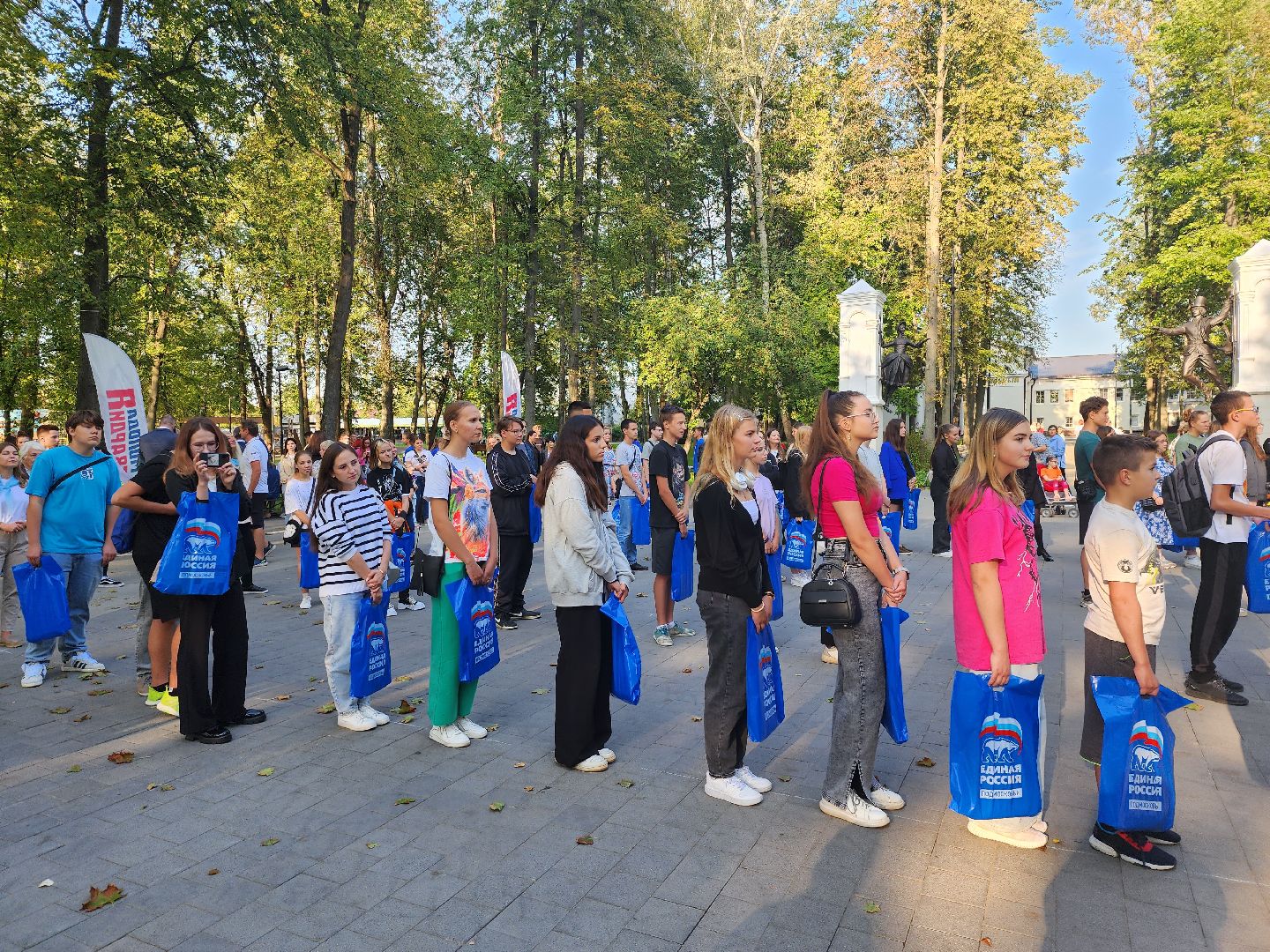 Серпухов, Подмосковье, трудовые бригады, ЛТО, подростки, Единая Россия