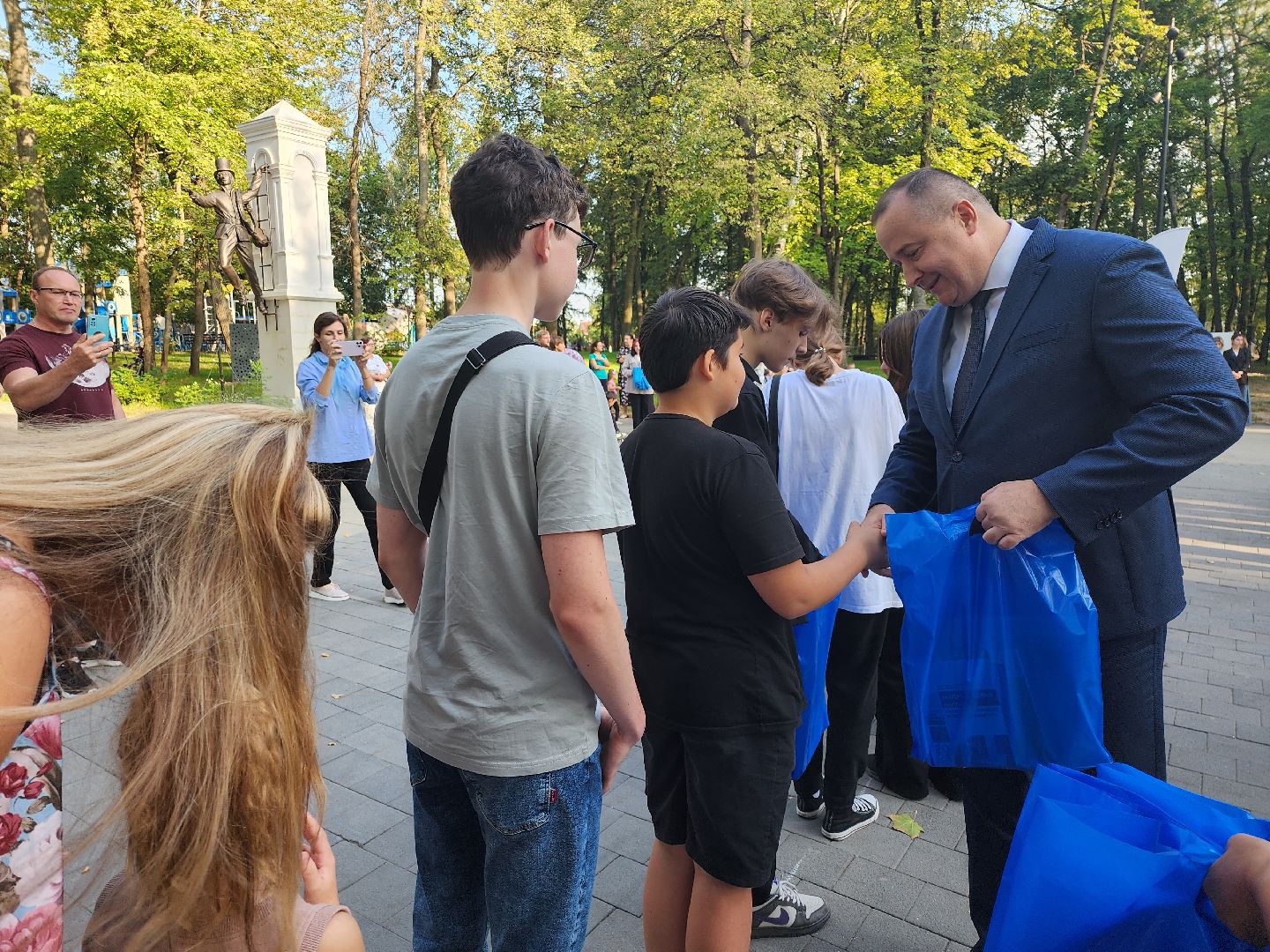 Серпухов, Подмосковье, трудовые бригады, ЛТО, подростки, Единая Россия