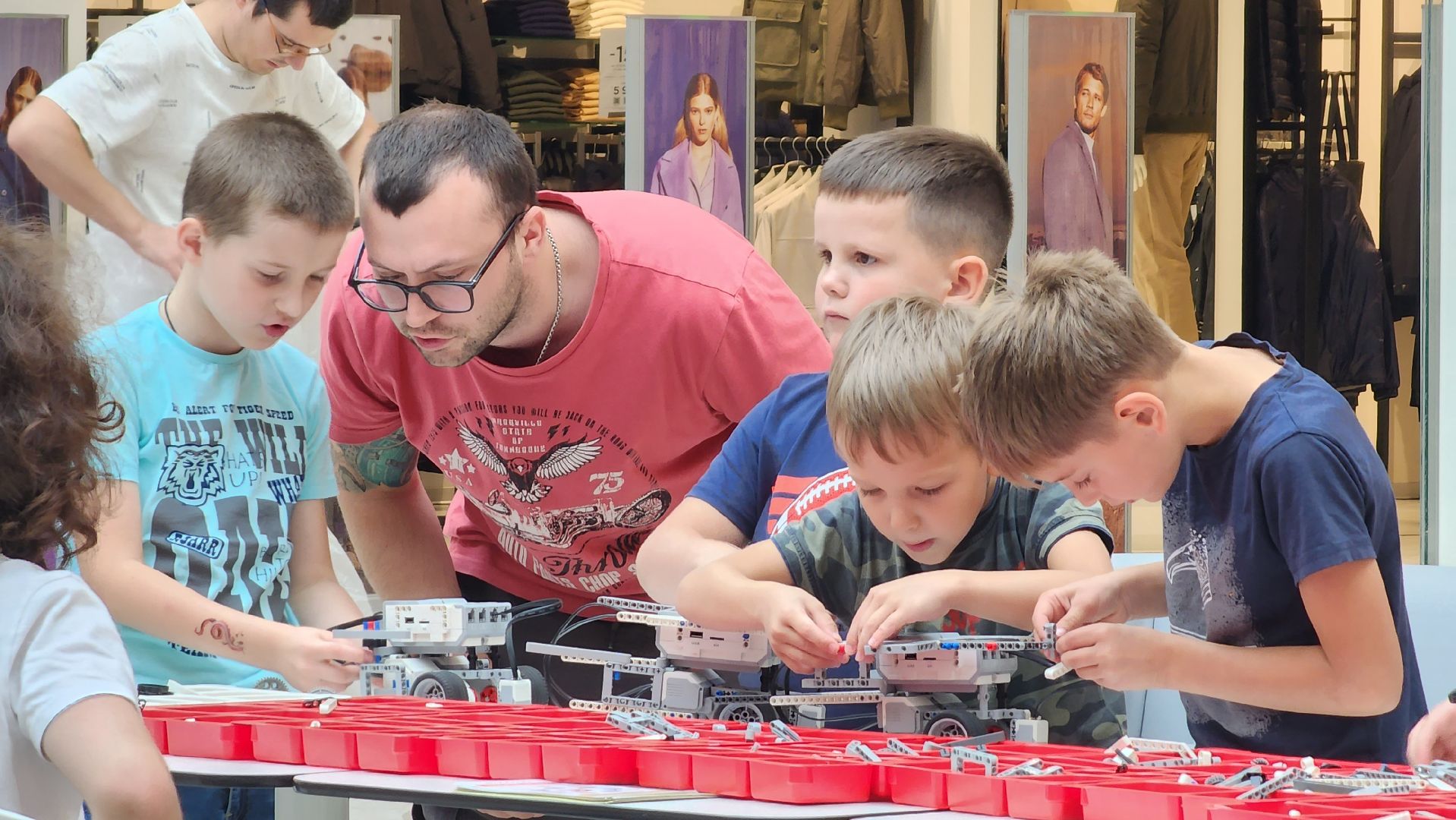 Пушкино, городской округ Пушкинский, ТЦ Акварель, дети, праздник, благотворительность