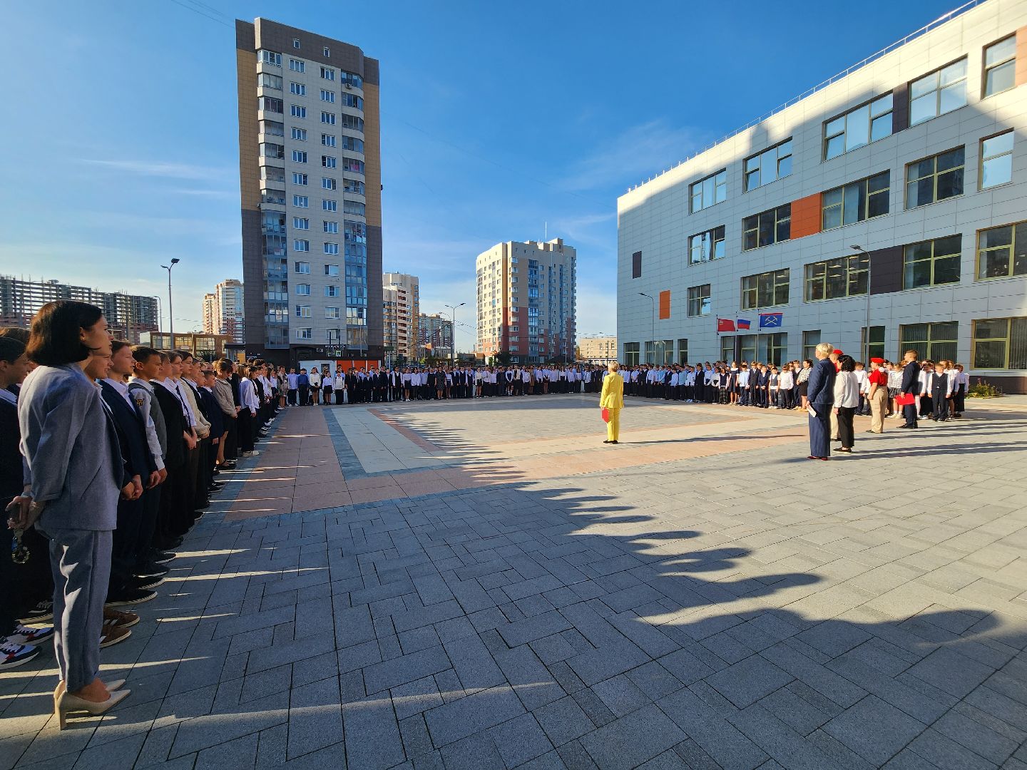 Подольск, школа, линейка, патриотизм, разговоры о важном