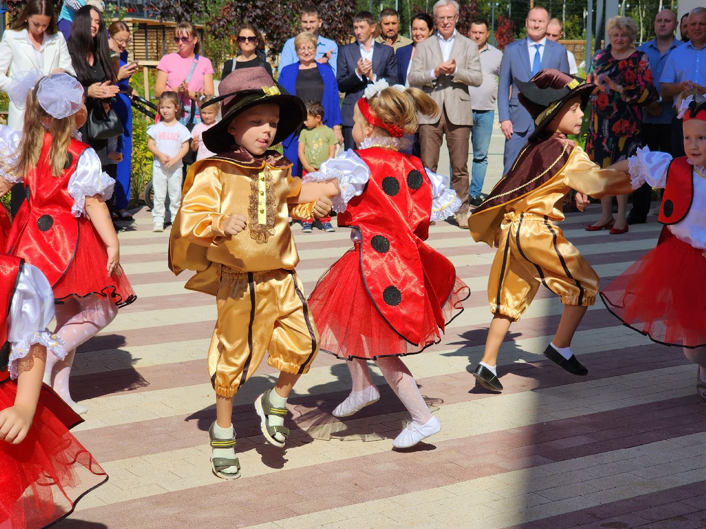 детский сад; бобрёнок; дети; строительство