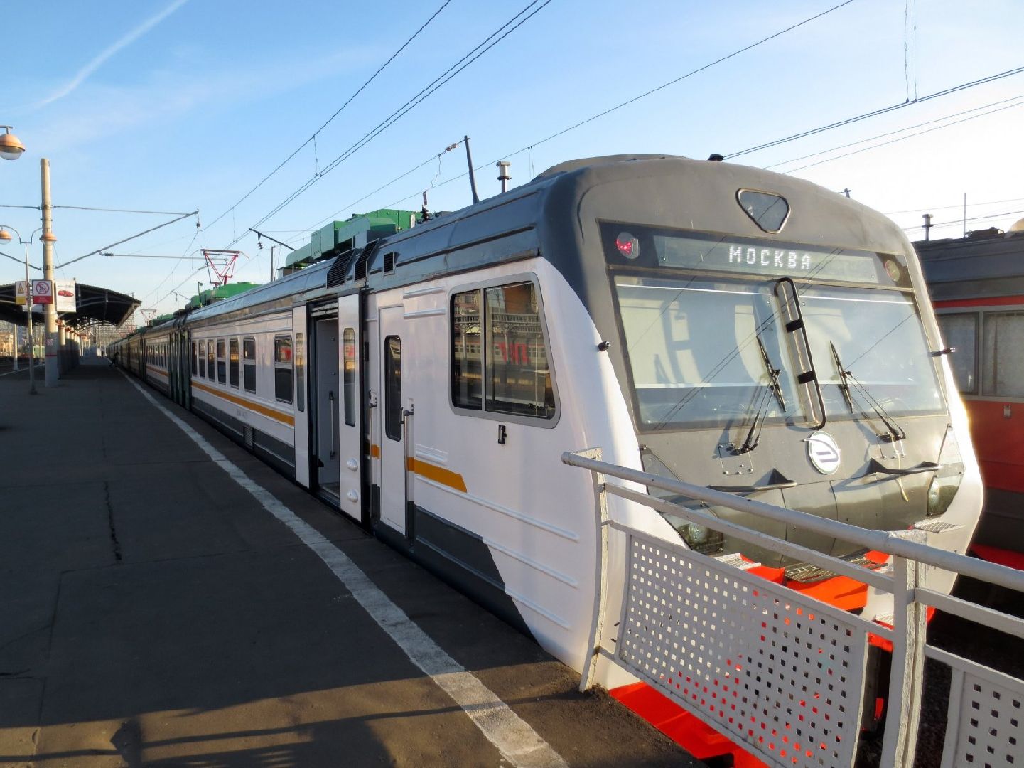 Звенигород, пригородные поезда, льгота для школьников и студентов