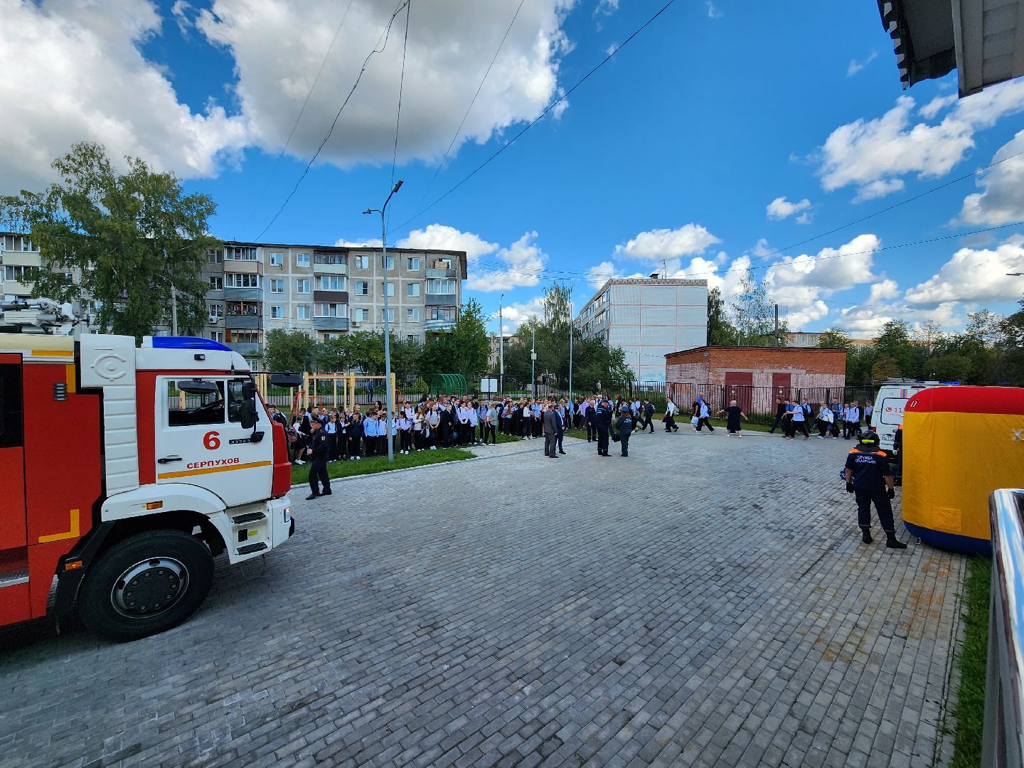 Серпухов, Подмосковье, эвакуация, дети, школа, спасатели, пожарные