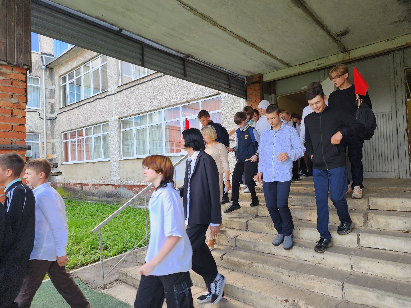 Серпухов, Подмосковье, эвакуация, дети, школа, спасатели, пожарные