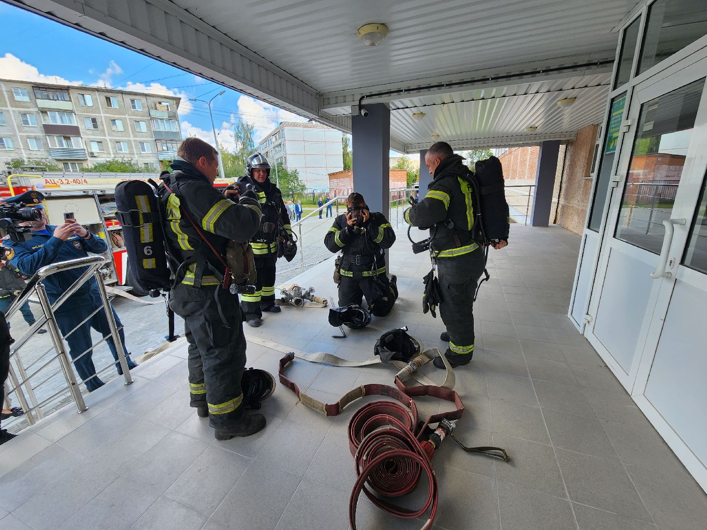 Серпухов, Подмосковье, эвакуация, дети, школа, спасатели, пожарные