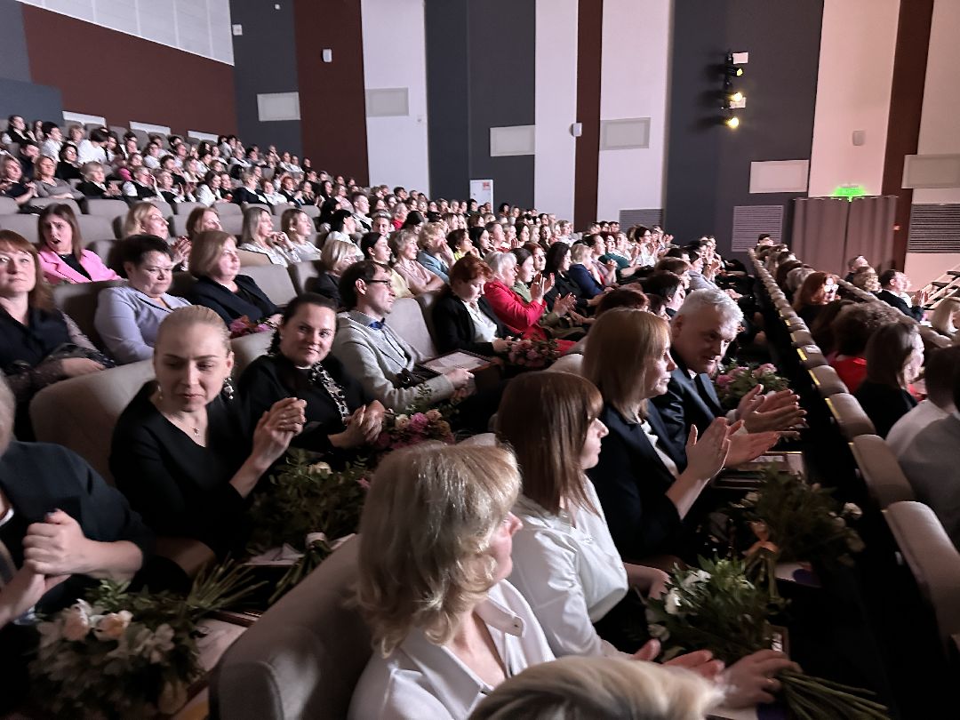 Одинцово, Образование, МГИМО, Наставник, Педагог