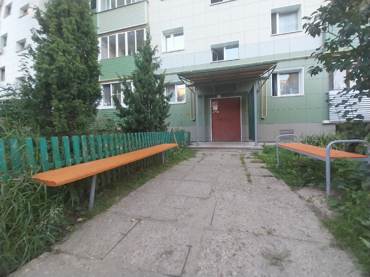 Коломна, благоустройство, лавочки, урны, двор