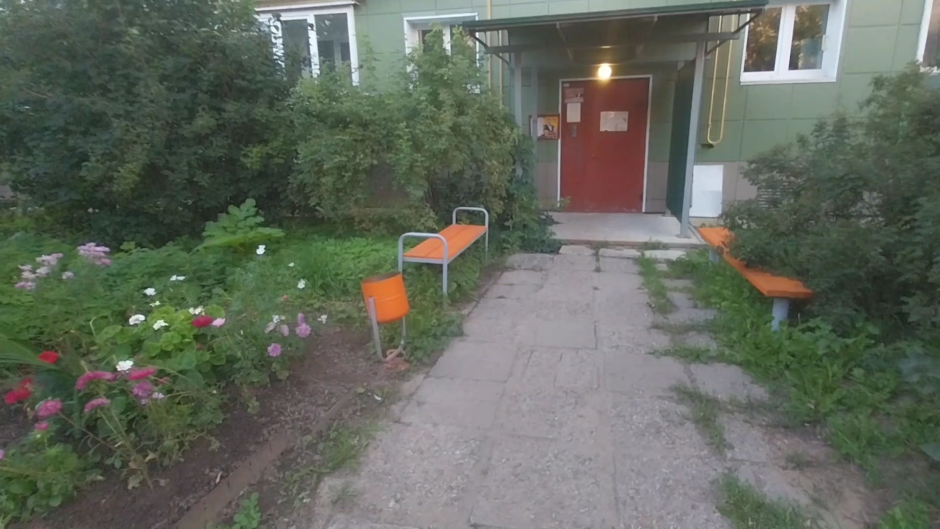 Коломна, благоустройство, лавочки, урны, двор