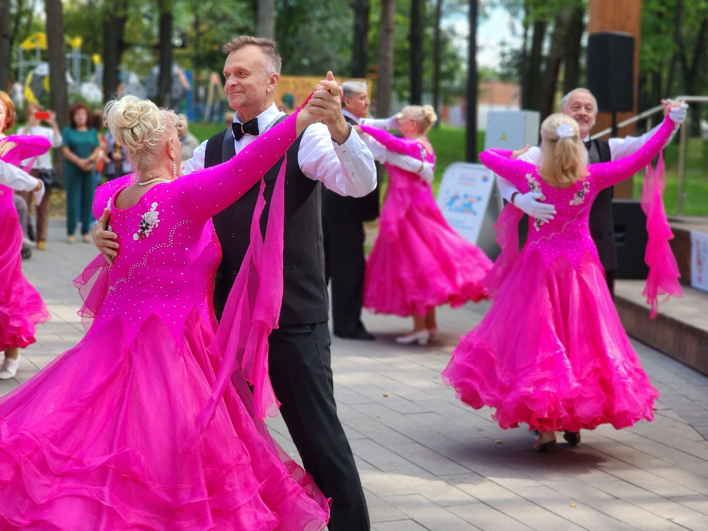 серпухов, активное долголетие, фестиваль, серебряные виртуозы, парк олега степанова,
