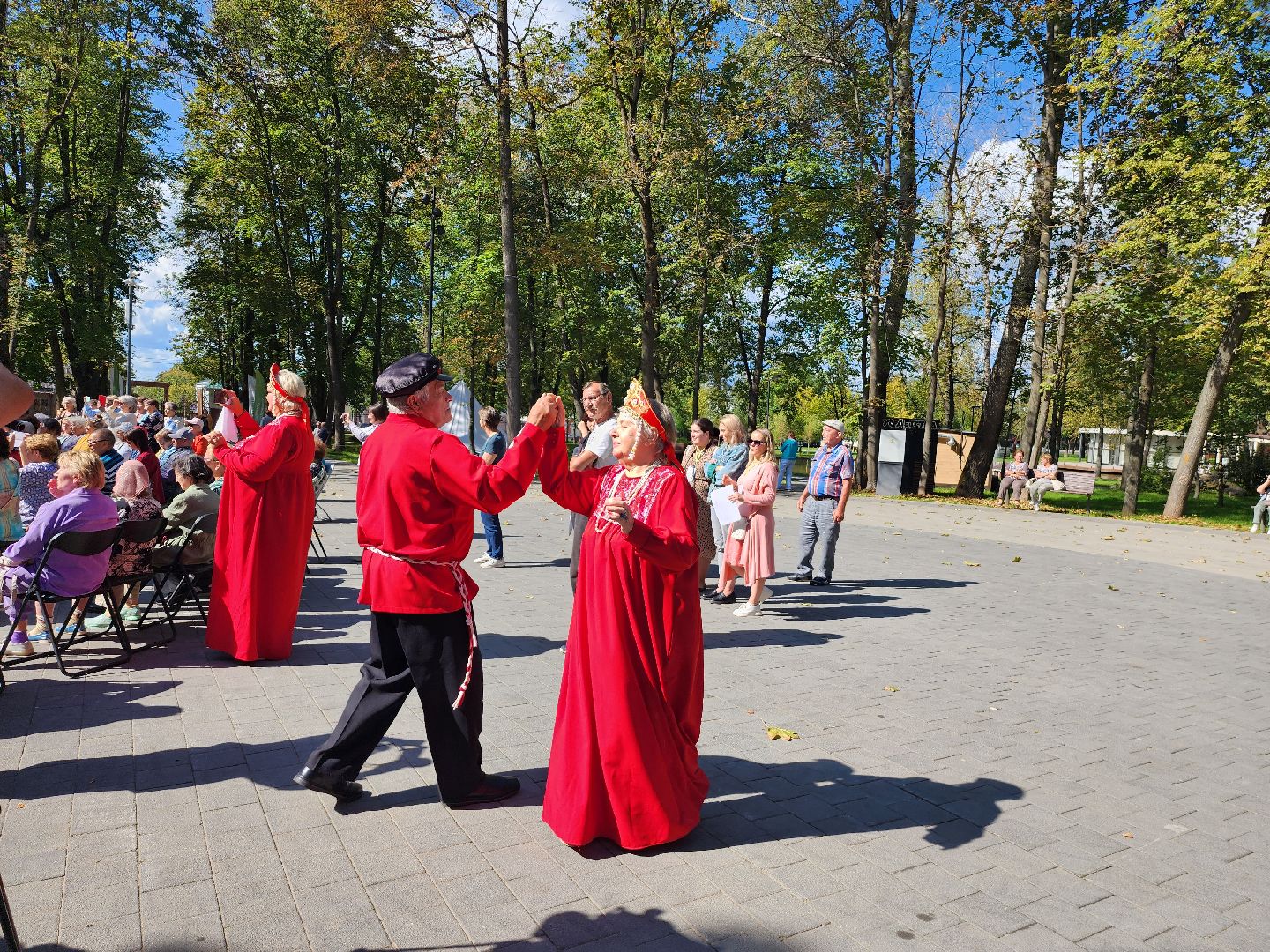 серпухов, активное долголетие, фестиваль, серебряные виртуозы, парк олега степанова,