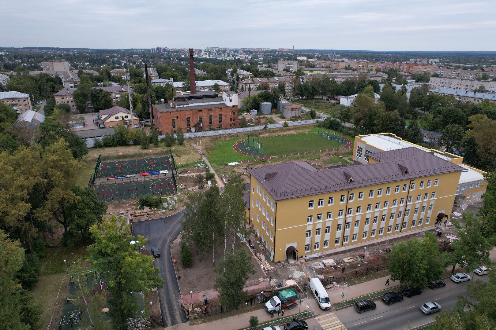 школа, стройка,дети, видео с коптера,