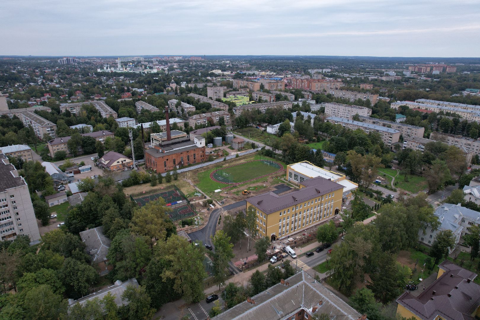 школа, стройка,дети, видео с коптера,