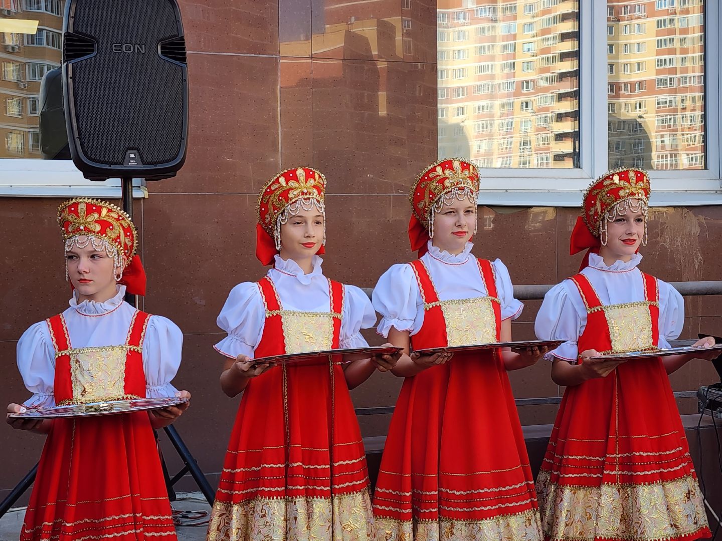 библиотека; досуг; чтение; зелёные аллеи; видное