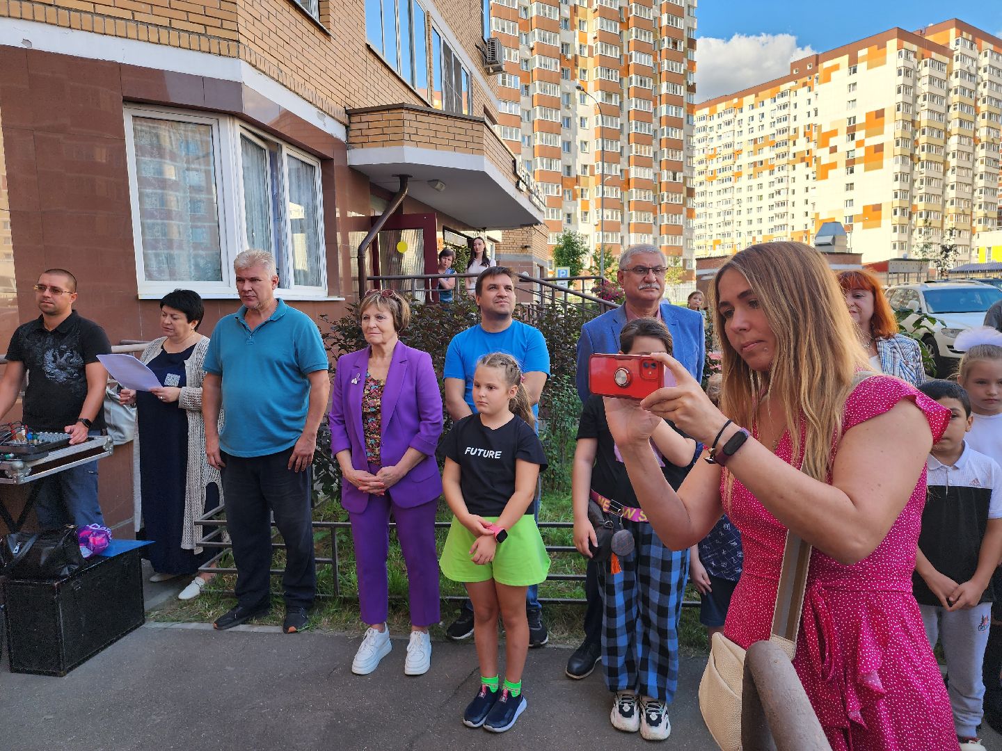 библиотека; досуг; чтение; зелёные аллеи; видное