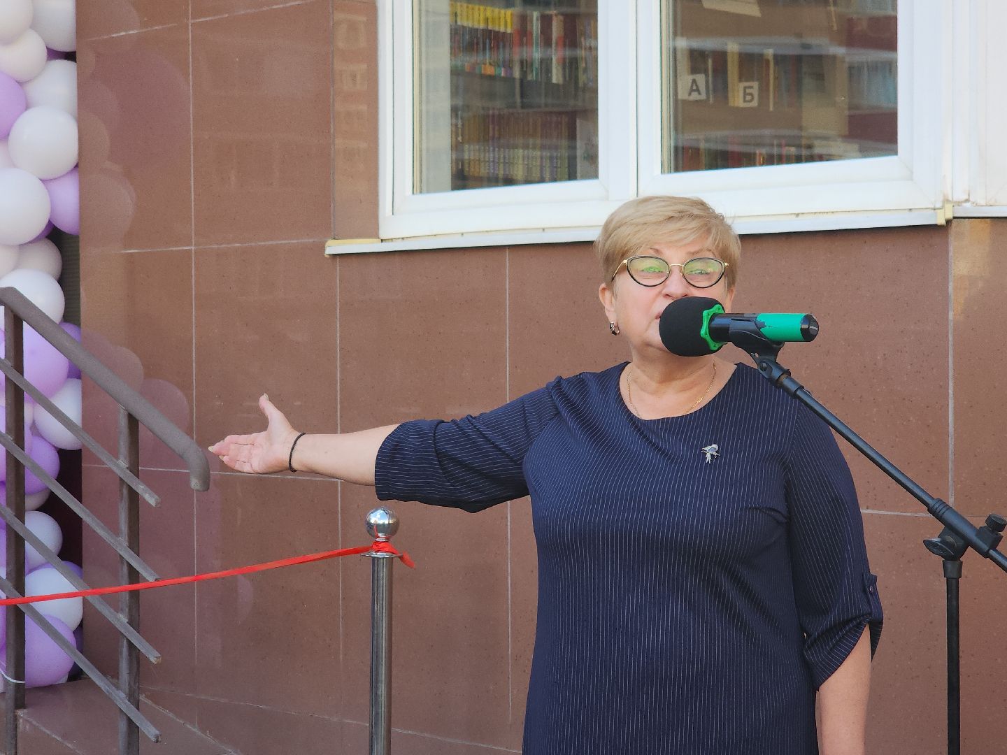 библиотека; досуг; чтение; зелёные аллеи; видное