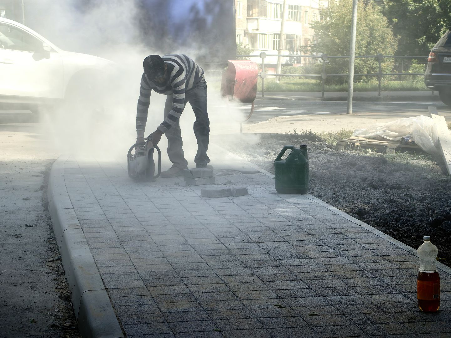 Сквер, обустройство, газон