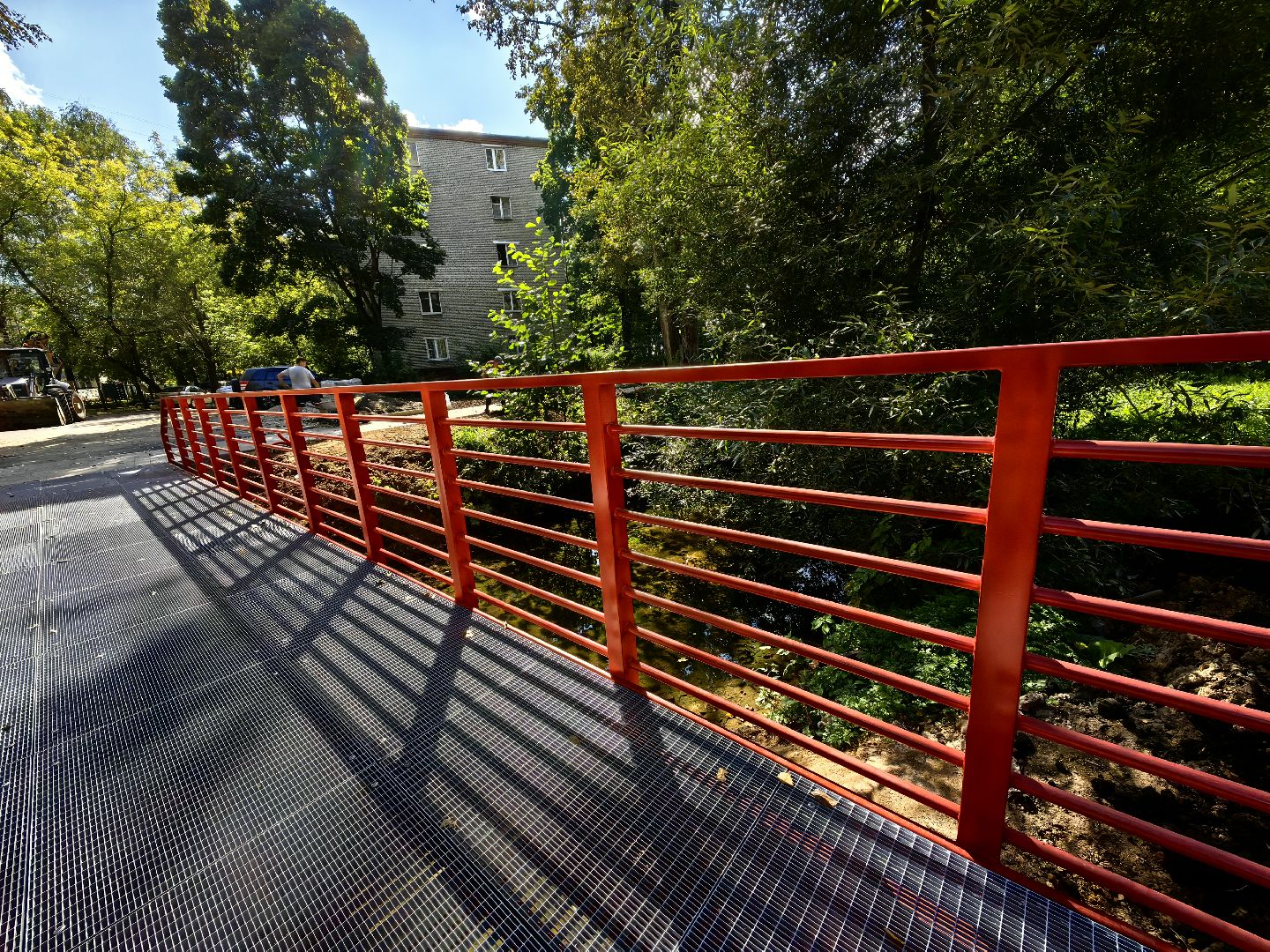 Сквер, обустройство, газон