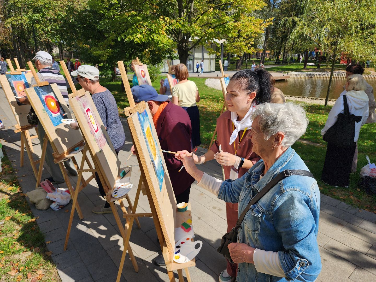 серпухов, долголеты, активное долголетие, парк олега степанова, интуитивное рисование,