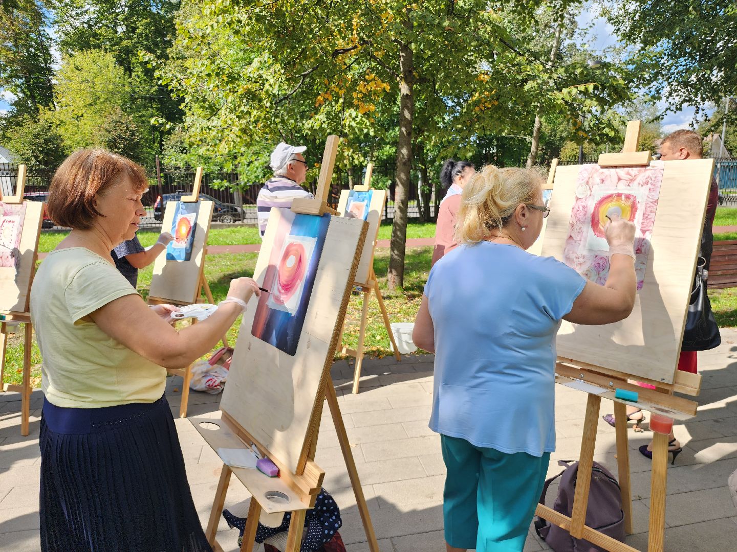 серпухов, долголеты, активное долголетие, парк олега степанова, интуитивное рисование,