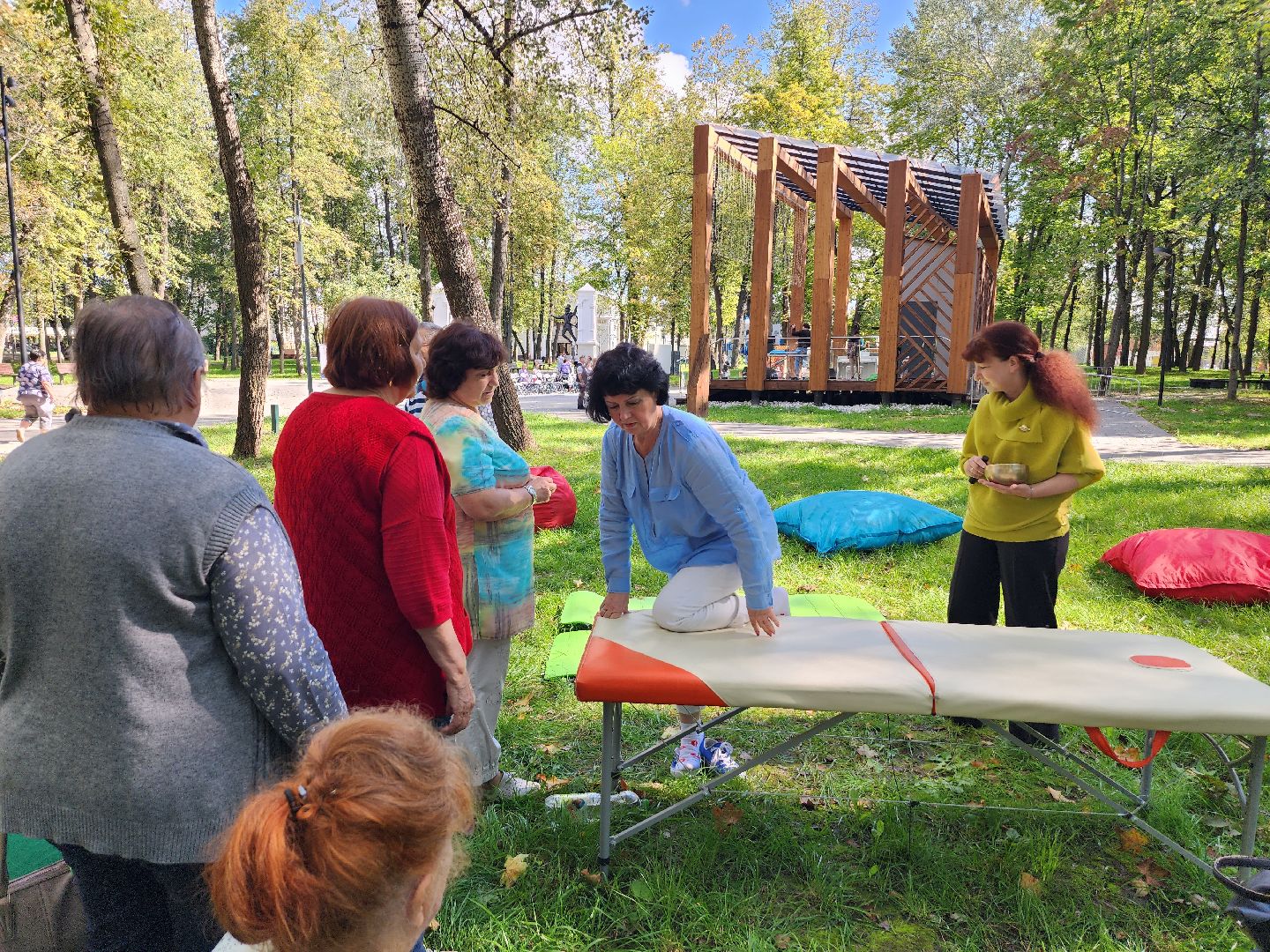 активное долголетие, серпухов, медитация, парк олега степанова, поющие чаши, психолог,